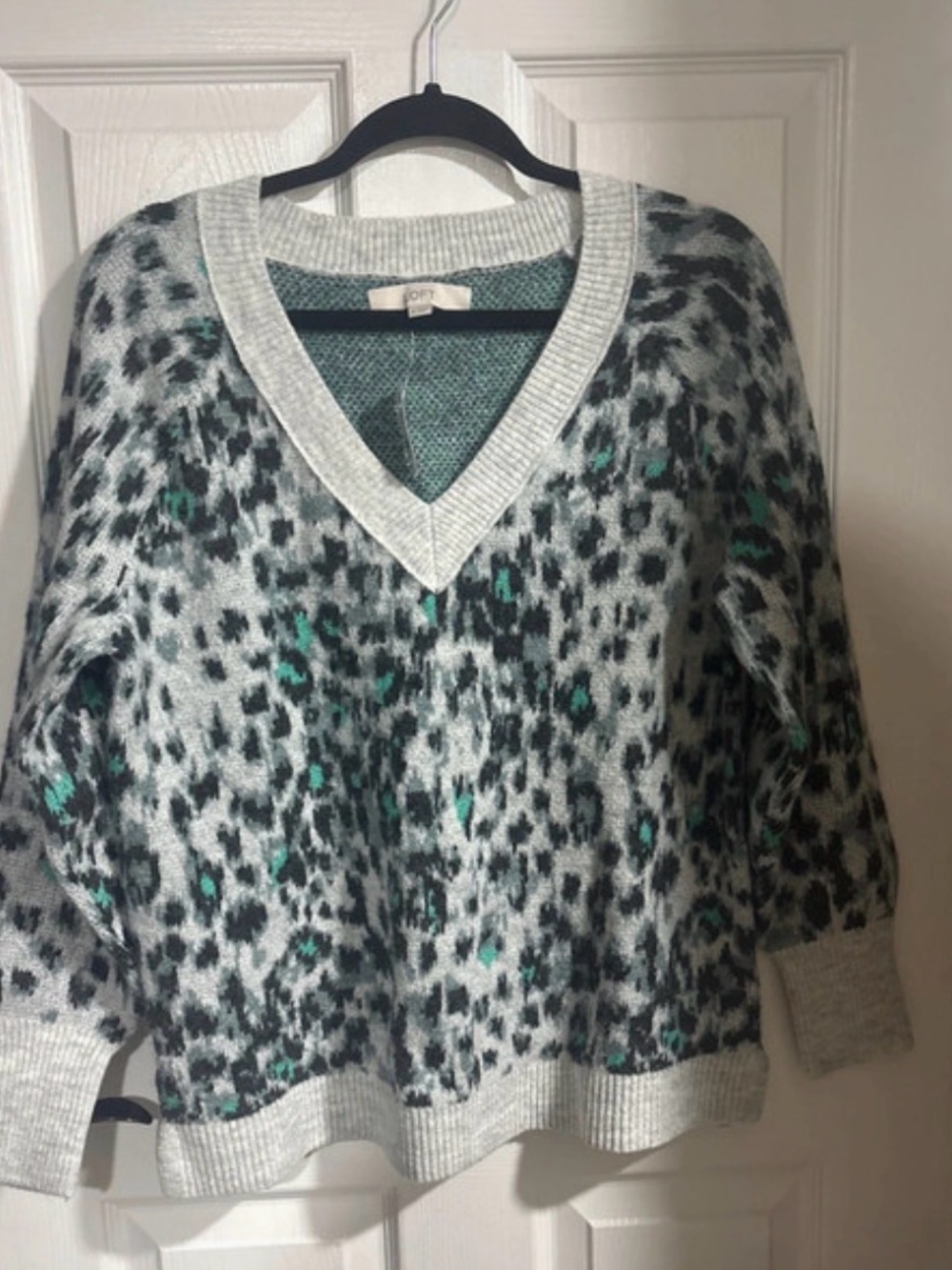 LOFT Gray V‑Neck Leopard Print Sweater with Teal Accents
